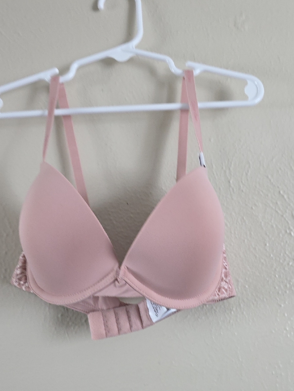 Calvin Klein Blush Pink Push-Up Bra - Women's Intimates